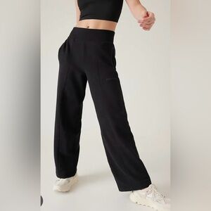 NWT-Athleta Black Retroplush Tapered Pant, Large Tall